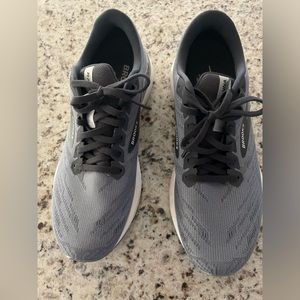 Brooks Revanna 11, Size Mens 8, Grey/Ebony/White, new/only tried on, no box